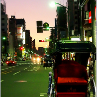 浅草の夕、人力車。