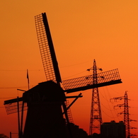 印旛沼・夕景　- 風車と鉄塔 -