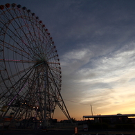 夕暮れ時の観覧車