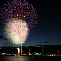 夜空に桃色の華咲いて