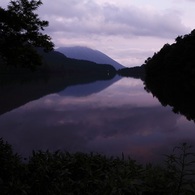 湯ノ湖と男体山の夕暮れ