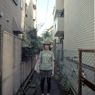 路地でスナップ