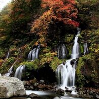 秋の吐竜の滝