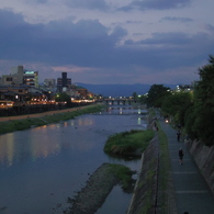 川のある街