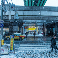 ある雪の日の秋葉原(昭和通り)