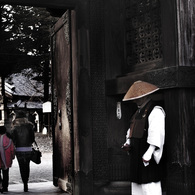 TAKUHATSU　（托鉢）