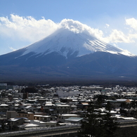 富士山と富士吉田市街地