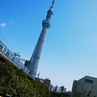 【散歩】スカイツリーと電車と川