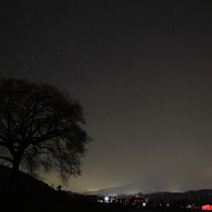 わに塚の桜の木と星空