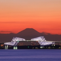 ゲートブリッヂと富士山