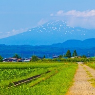夏空と鳥海山