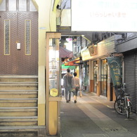 写真館とアーケード