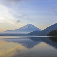 朝焼けの富士山