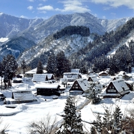 二部作「明暗」　冬晴れの　眩しき里の　雪景色