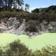 エメラルドの温泉