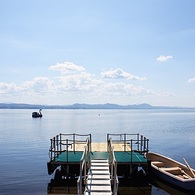 空と湖