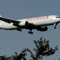 着陸（56）Air Canada 767-375ER 