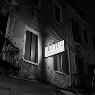 MONOCHROME  ITALIA