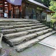 石段に刻まれた年輪