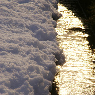 雪と溝