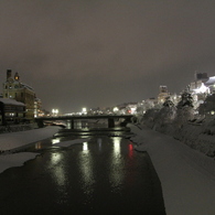 雪夜の鴨川