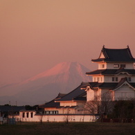 朝陽に輝く関宿の城