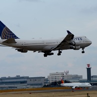 着陸 United 747-400