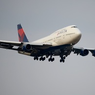 着陸 DELTA 747-400