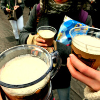 お髭に乾杯