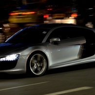 Ｒ８