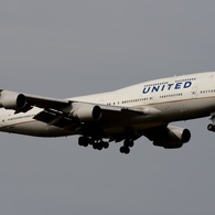 UNITED 747-400 到着