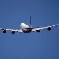 離陸　NCA 747-8KZF ?