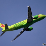 離陸　S7 A320-214