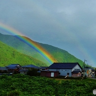 雨なのに虹