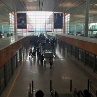 中国の旅　北京首都国際空港入国完了　シャトル電車へ