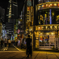 眠らない街新宿