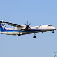 到着　ﾎﾞﾝﾊﾞﾙﾃﾞｨｱDHC-8 Q400 JA854A