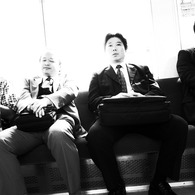 光る頭