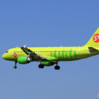 「空色」 S7 航空 A320-214 VQ-BRC 飛行