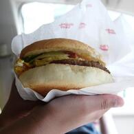 ヒカリ　スペシャルバーガー