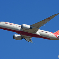 [青い空]　Air India 787-8 VT-ANI　Takeoff 