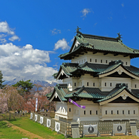 弘前城と岩木山