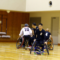 驚異のダイナモ、ゼッケン８