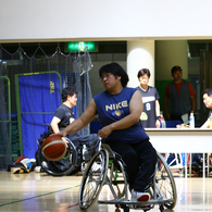 学登場