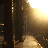 夕暮れのホーム