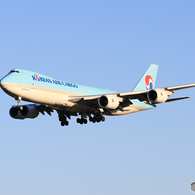 「青の空」KOREAN  747-8 HL7610  Landing