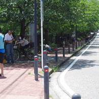 川沿い散歩　全力少年
