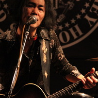 90east LIVE 30/01/2011 