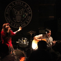90east LIVE 13/02/2011 (1)