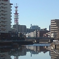 鉄塔と市街地と川（1月12日）